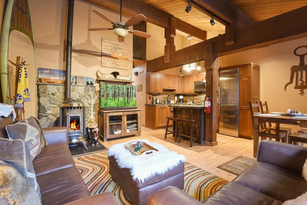 Townhome, Multiple Beds, Balcony, Mountain View (North Lake Tahoe Alpine Retreat) photo 1