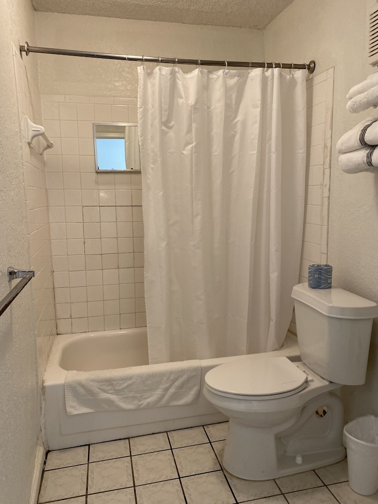 Newly Remodel Room, Queen Bed - Photo 4