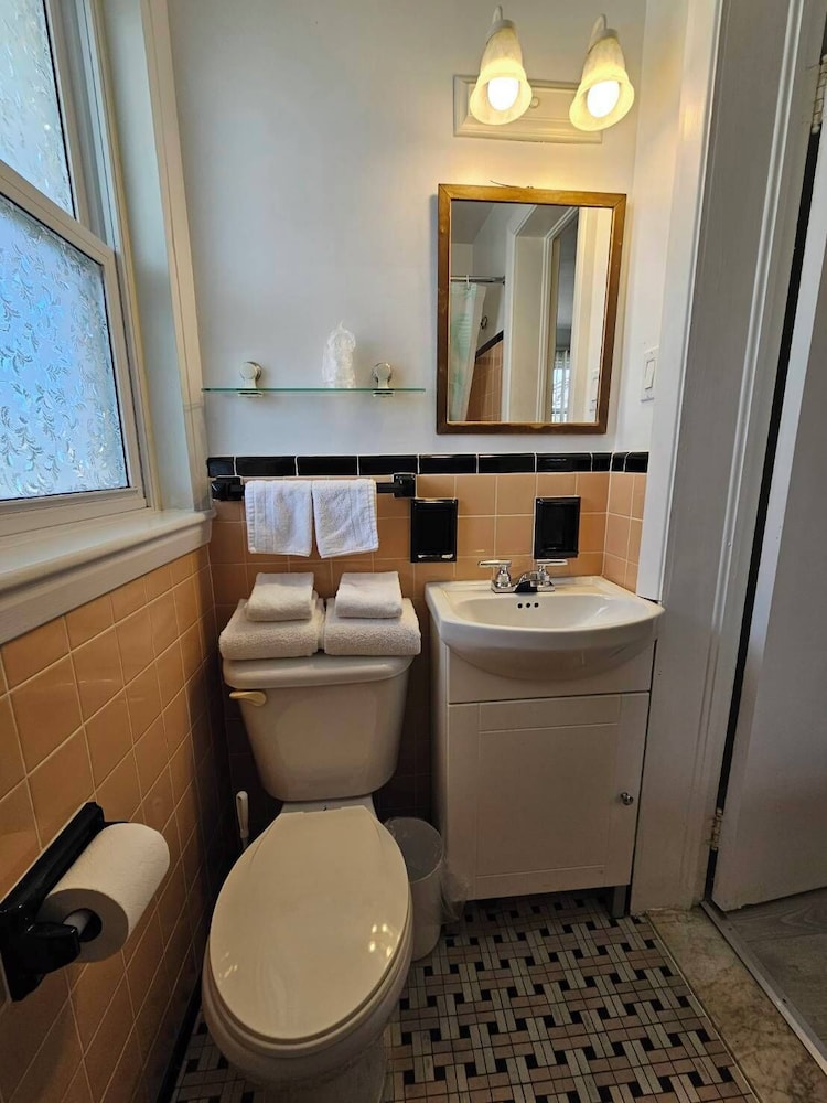 Basic Double Room, City View photo 2