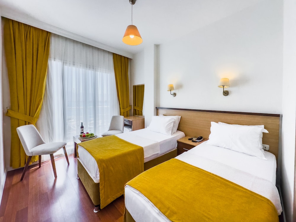 Standard Twin Room, Sea View - Photo 2