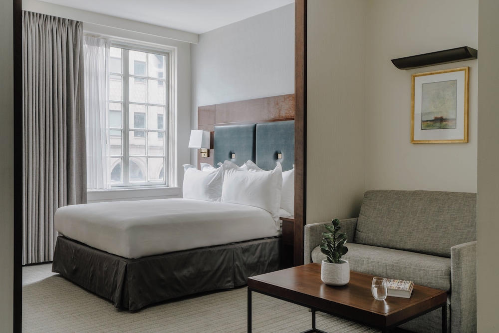 Suite, 1 Queen Bed, Kitchenette - Photo 1