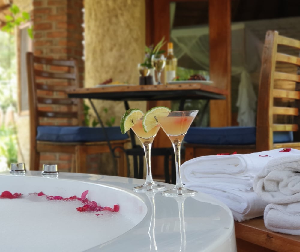Honeymoon Suite photo 2