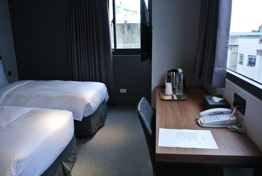 Standard Twin Room, 2 Twin Beds - Photo 4