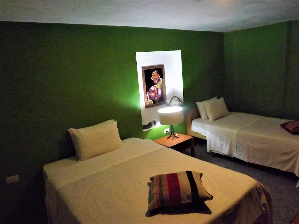 Twin Room, Multiple Beds, Shared Bathroom photo 1