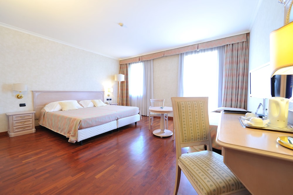 Superior Double Room Single Use - Photo 3