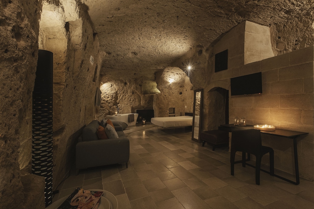 Elite Suite, Ensuite, Courtyard View