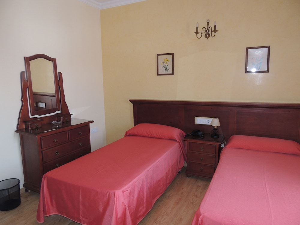 Standard Double Room, Private Bathroom - Photo 2