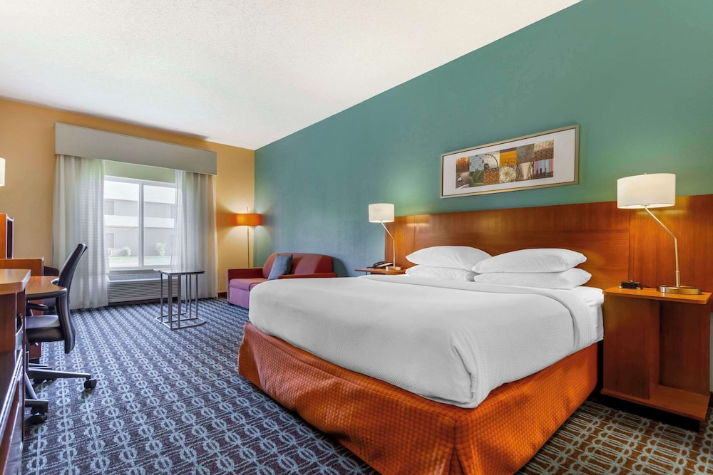 Room, 1 King Bed, Non Smoking (Efficiency) - Photo 1