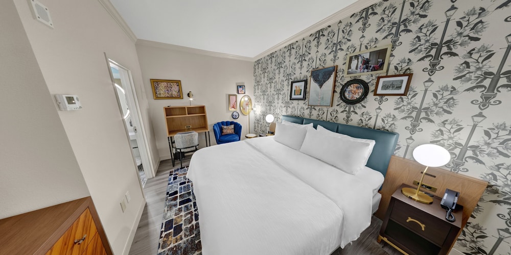 Standard Room, 1 King Bed - Photo 3