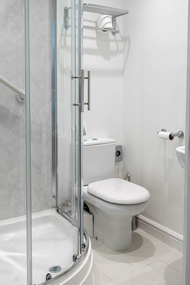 Double Room, Ensuite (Inland View) photo 3