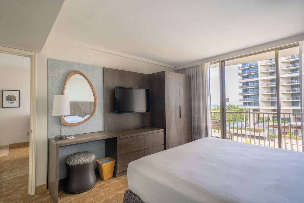 Suite, 2 Bedrooms, Balcony, Partial Ocean View - Photo 8