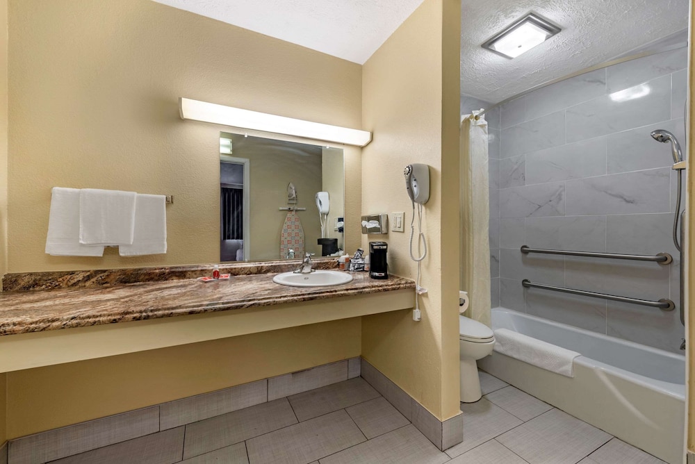 Standard Room, 2 Double Beds, Non Smoking