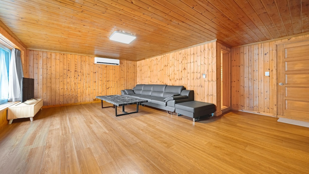 Basic Room, 2 Bedrooms (Jatnaeeumdong) - Photo 10