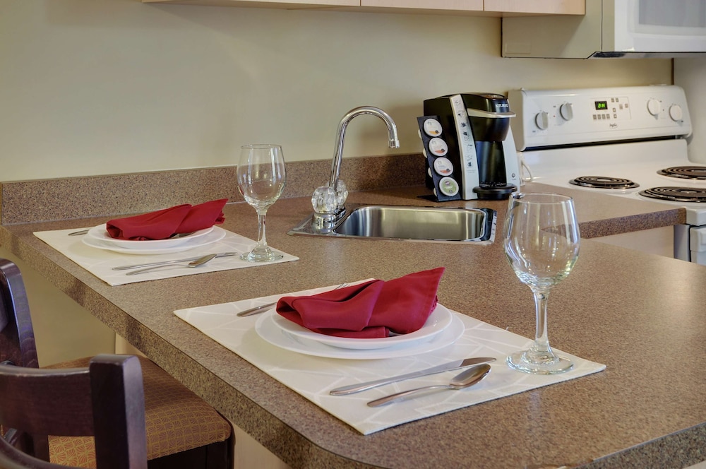 Deluxe Suite, 1 Bedroom, Non Smoking, Kitchen photo 2