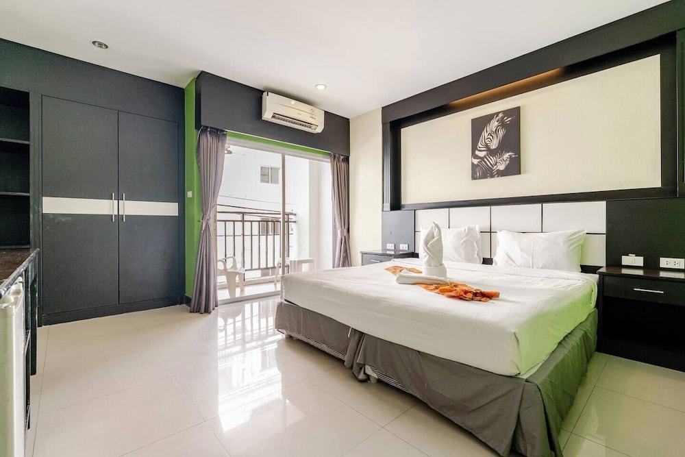 Deluxe Double Room, Balcony, City View
