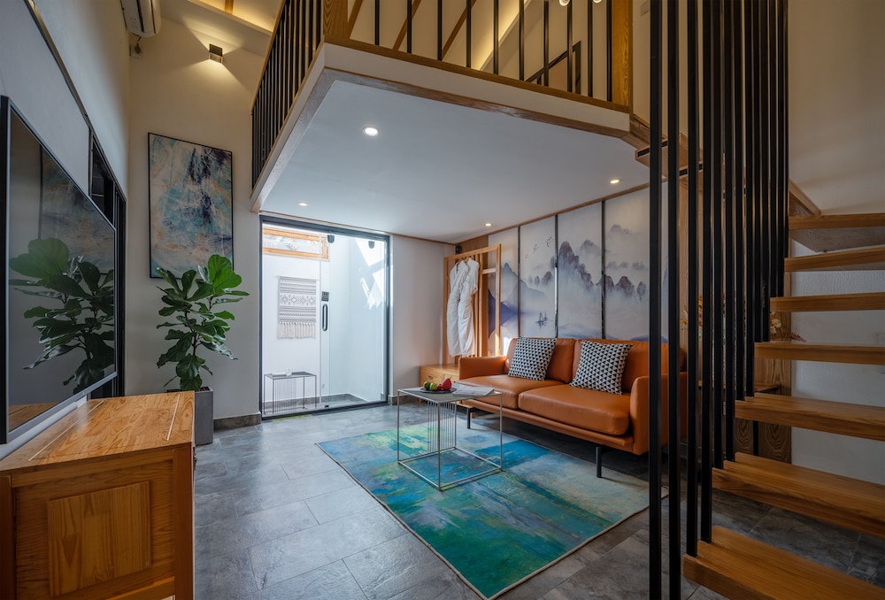 Sunshine Loft