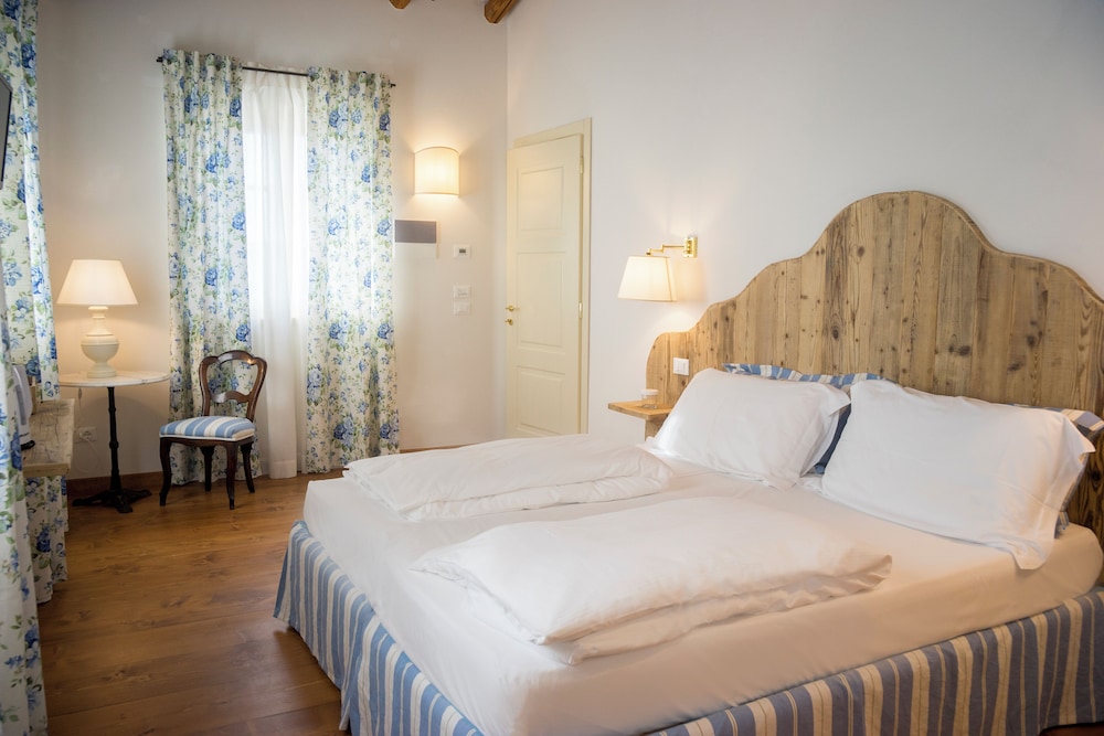 Superior Double or Twin Room, Garden View - Photo 17
