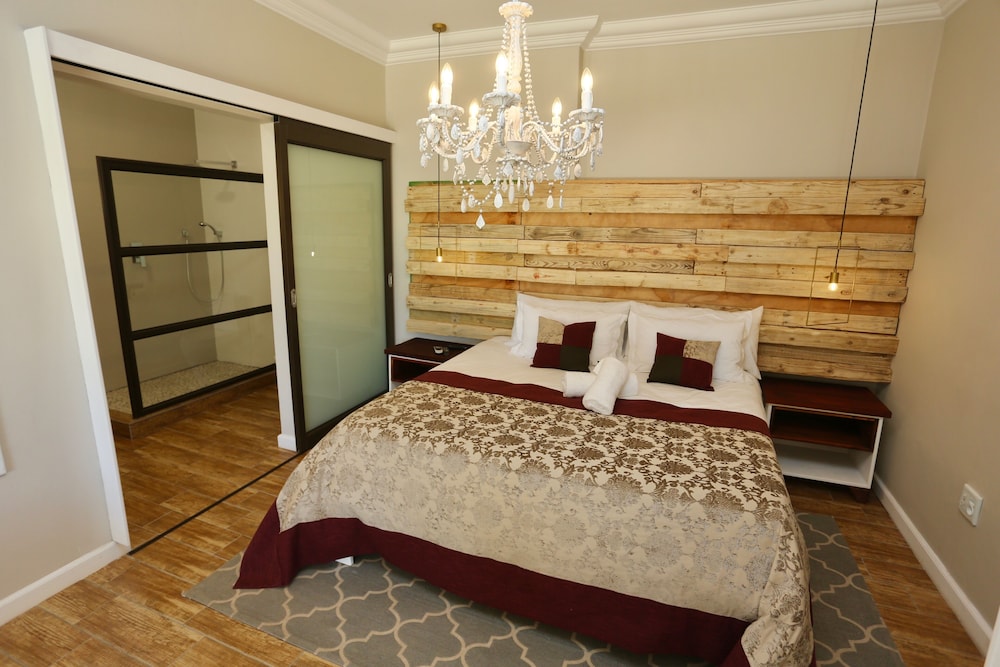 Double Room (King)