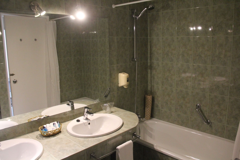 Superior Double Room, Sea View (2 adults + 1 child) - Photo 3