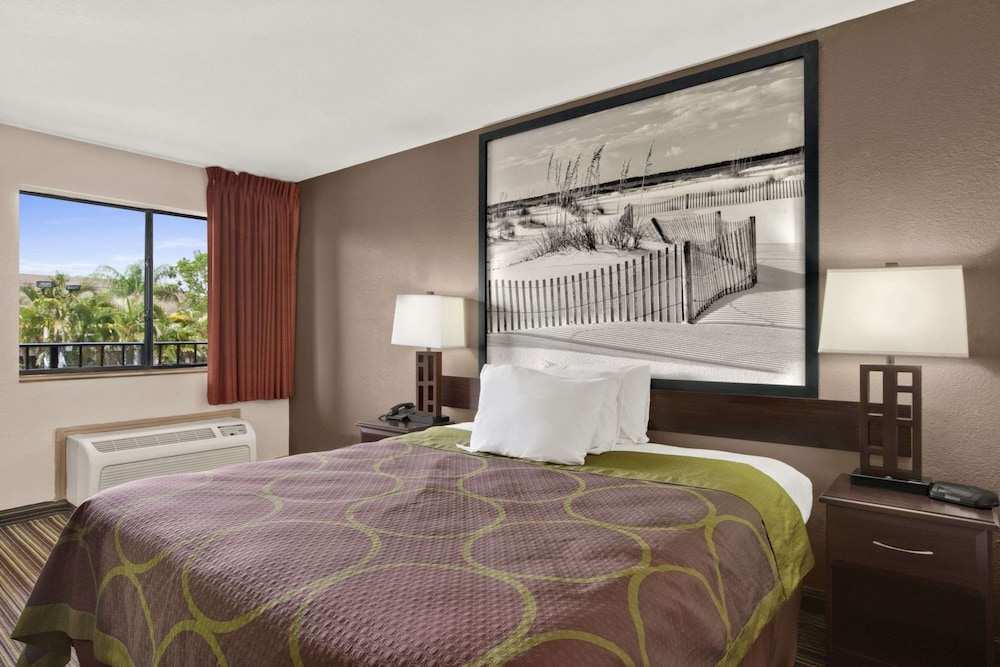 Room, 1 King Bed photo 1