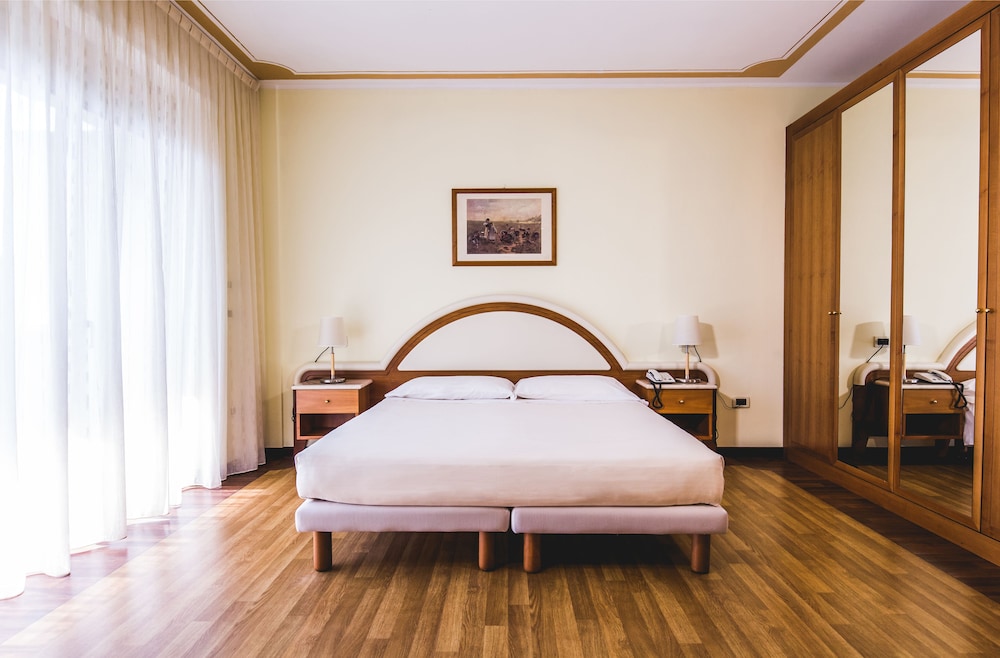 Basic Double or Twin Room photo 2