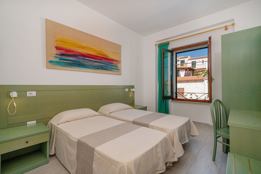 Standard Room - Photo 1