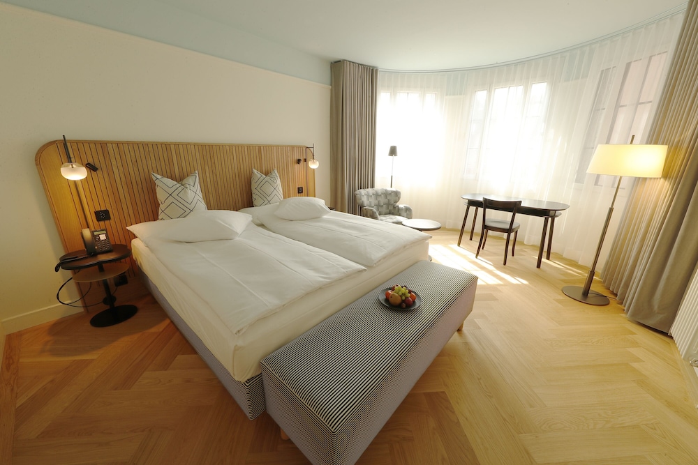 Deluxe Room, 1 Double Bed, Refrigerator (with Sofabed) - Photo 1