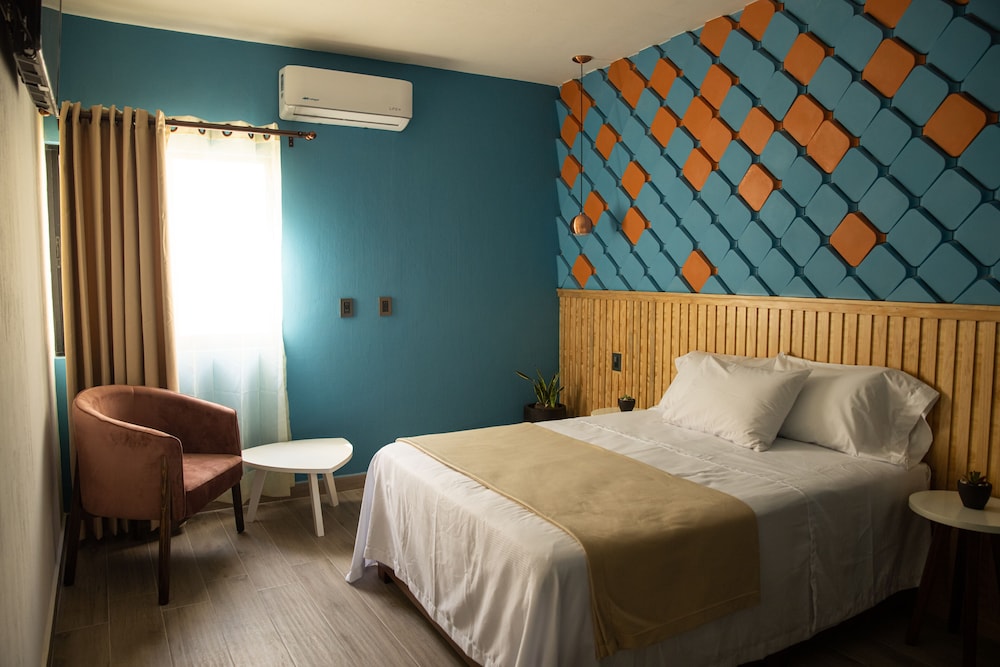 Double Room, 1 Queen Bed