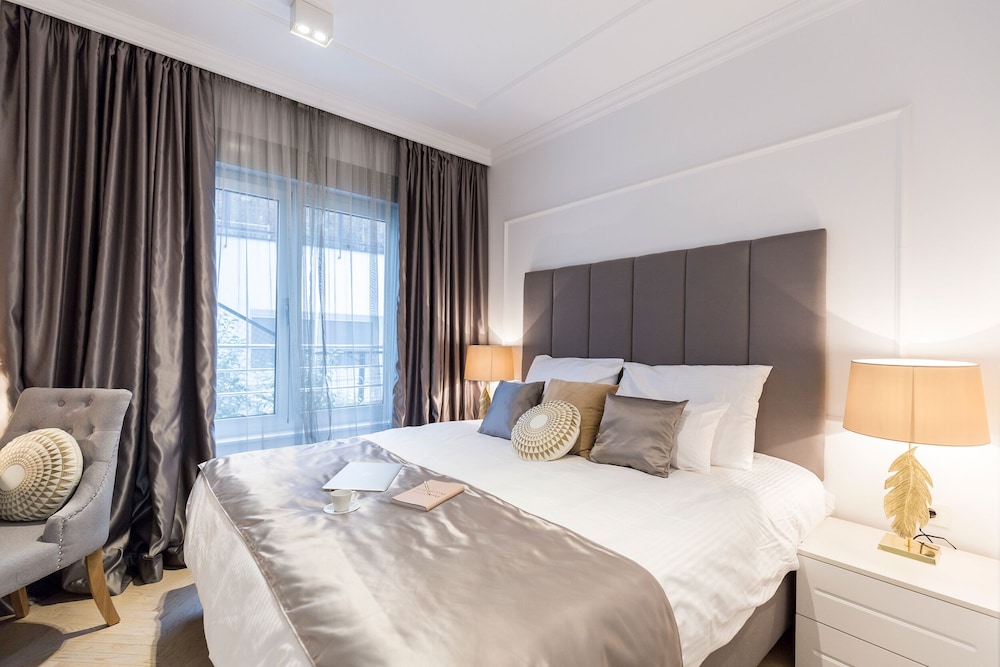 Executive Studio Suite (6)