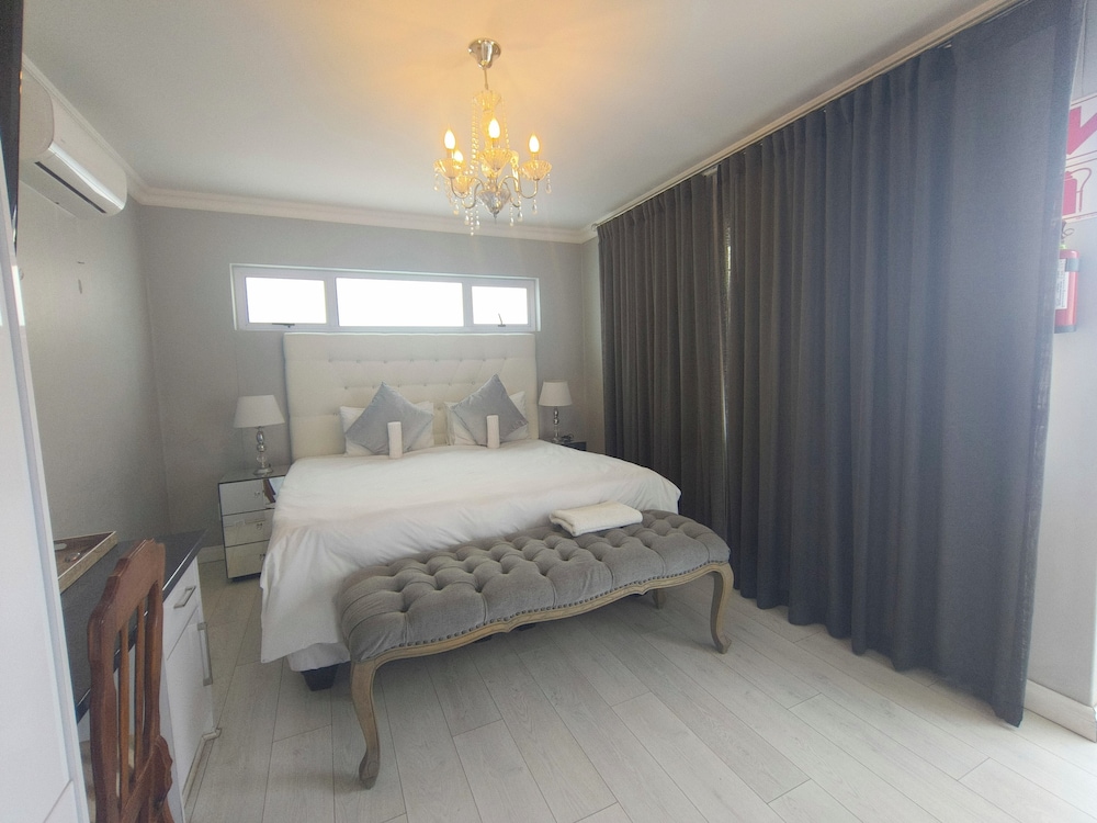 Economy Double Room photo 3