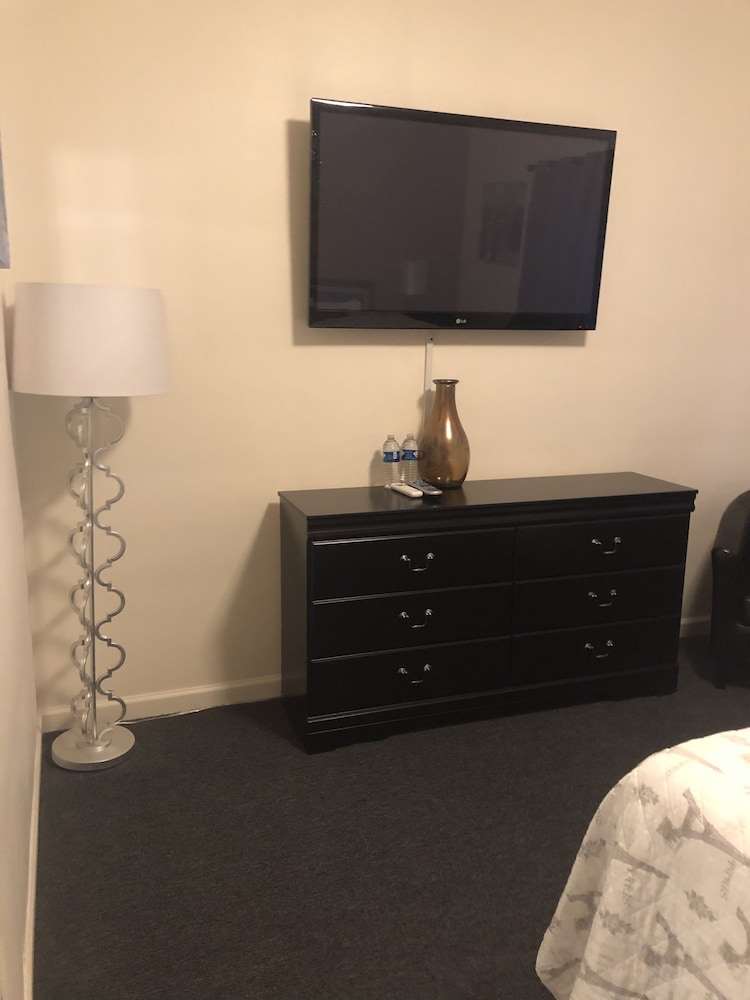 Deluxe Room, 1 Queen Bed, Mountain View photo 3