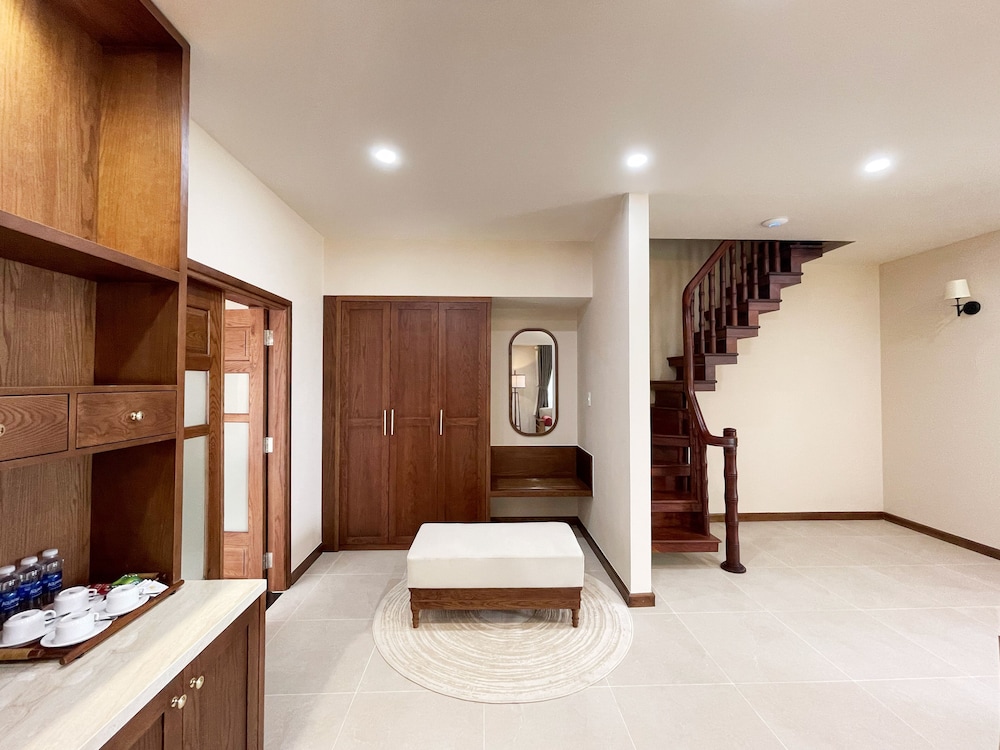 Presidential Beach Front Villa photo 1