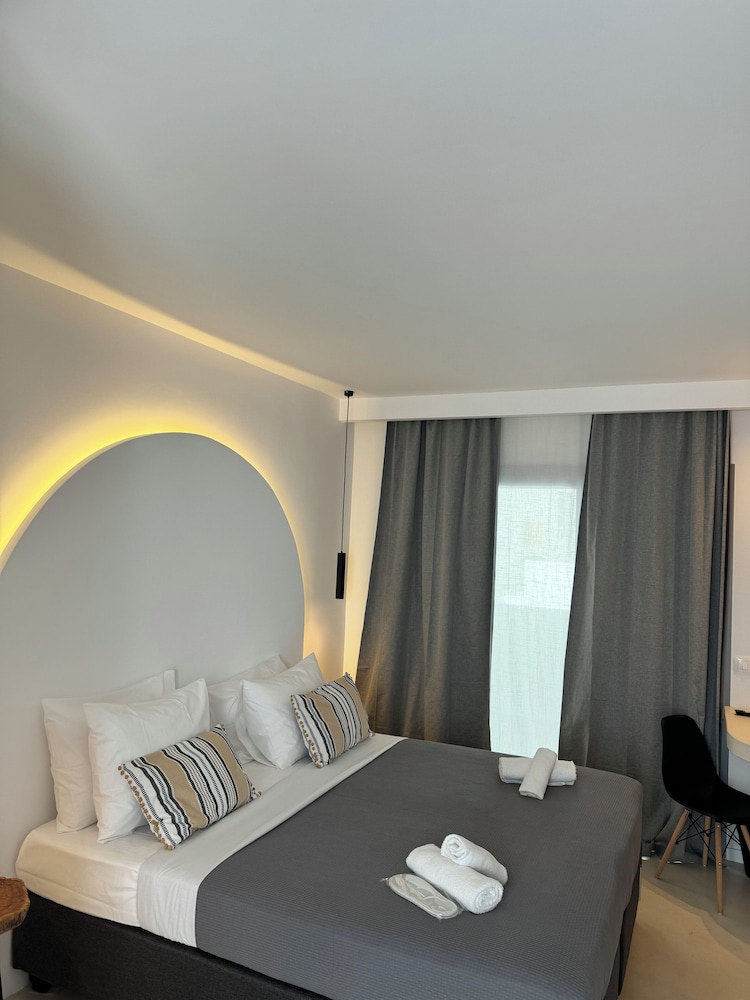 Double Room, 1 Queen Bed