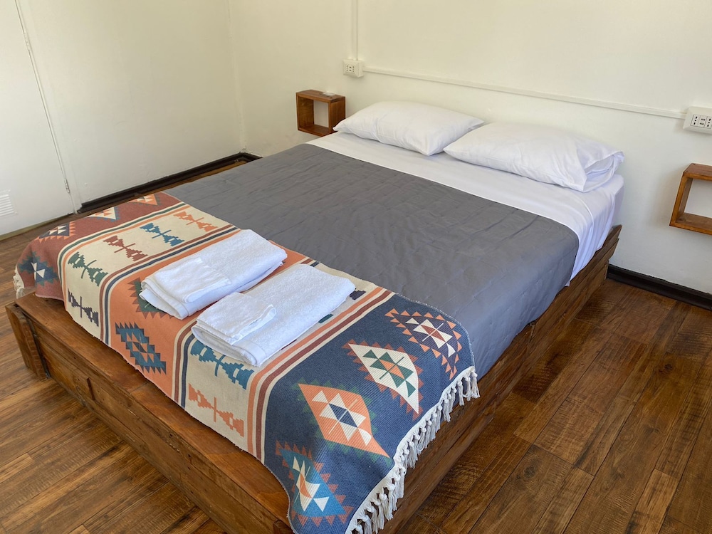 Economy Double Room, 1 Queen Bed, Shared Bathroom photo 1