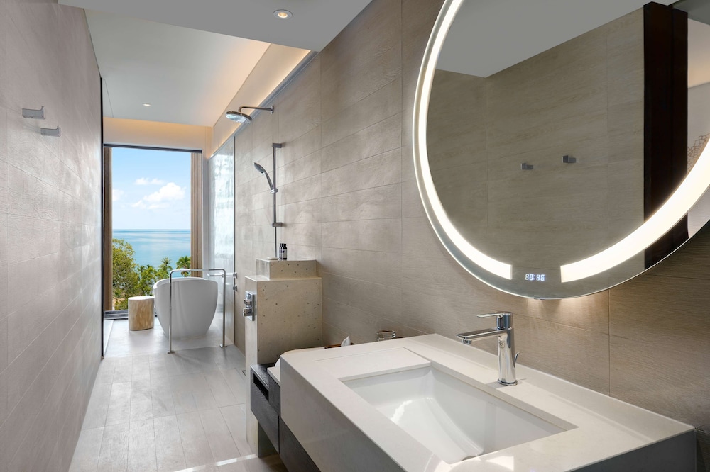 Room, 1 King Bed, Ocean View - Photo 5