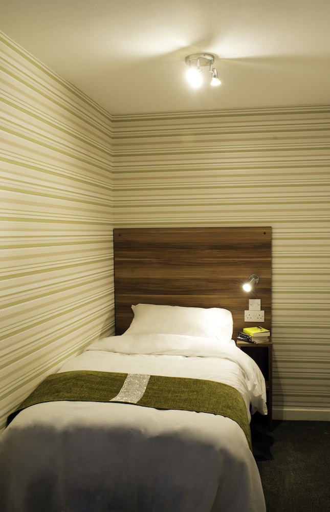 Standard Twin Room photo 2