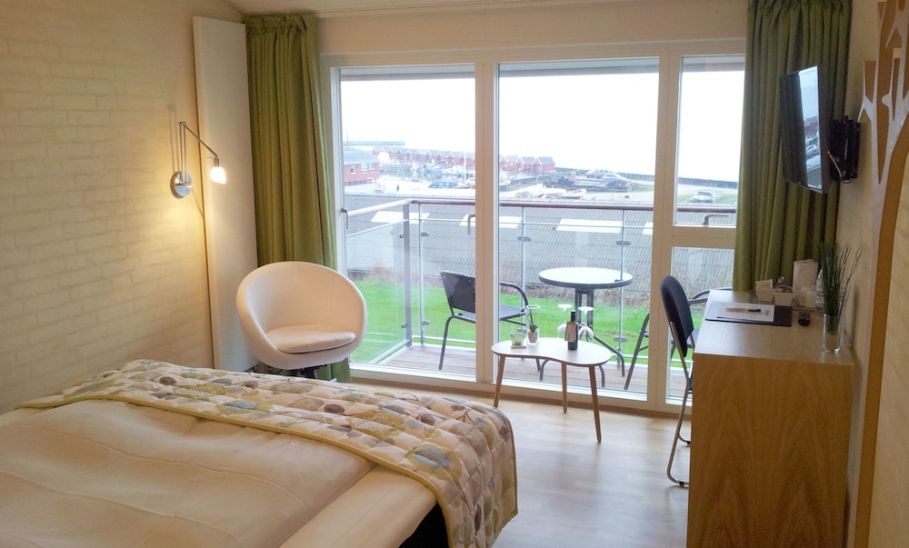 Seaside Room With Balcony And Seaview