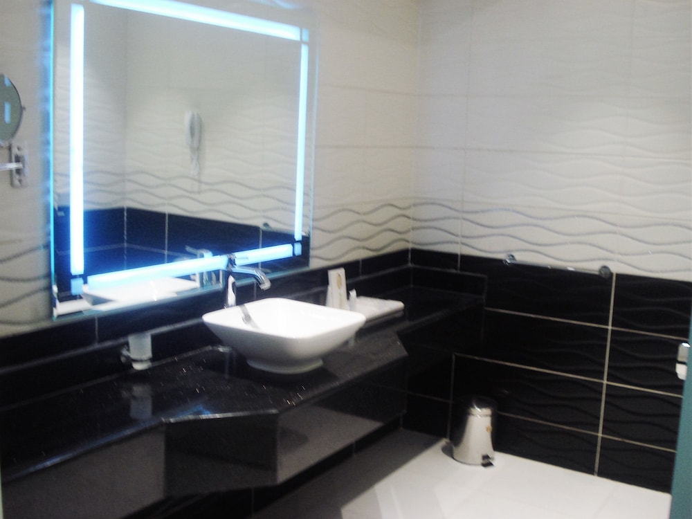 Junior Suite, City View (Imperial)