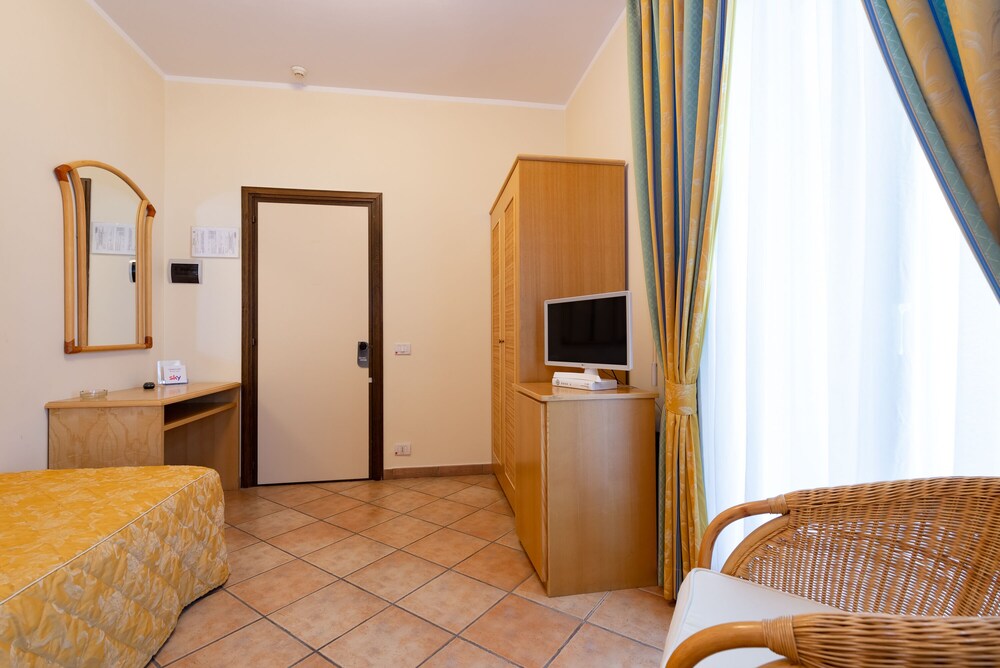Single Room photo 3