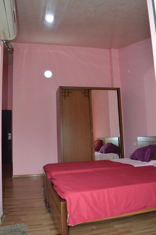 Standard Twin Room photo 2