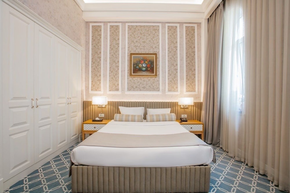 Superior Room, 1 King Bed - Photo 6