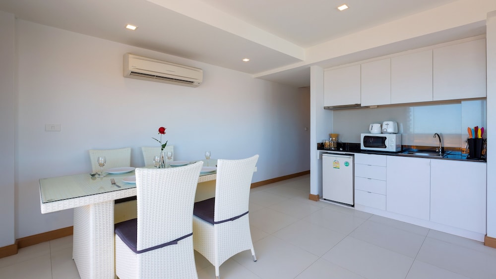 1-Bedroom Grand Suite-Front Sea View photo 3