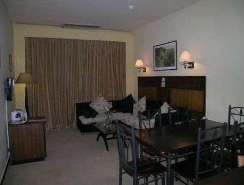 Suite, 1 King Bed photo 3