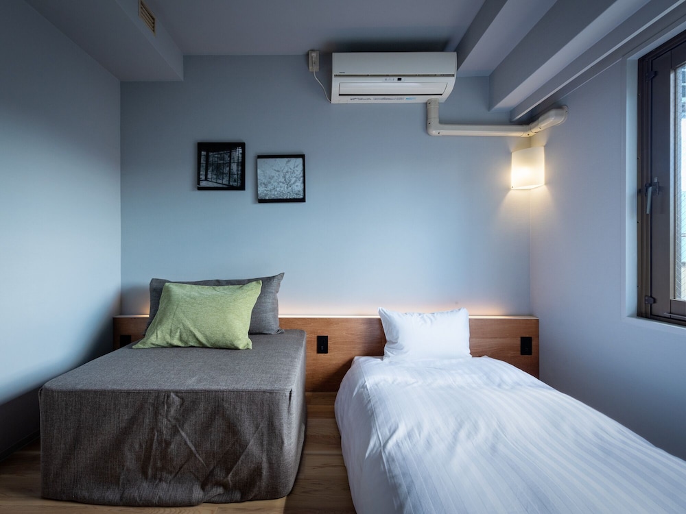 Basic Single Room photo 2