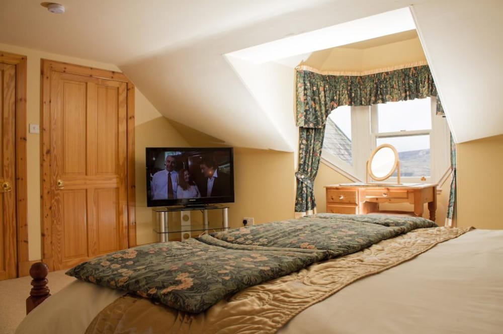 Family Room (The Attic) photo 1