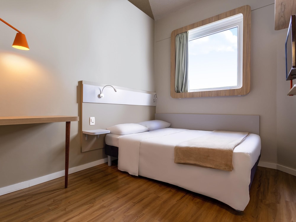 Standard Room, 1 Double Bed, Accessible (Accessible) photo 2