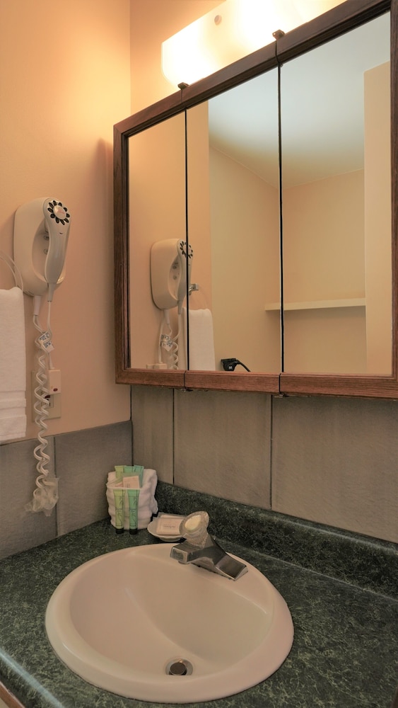 Standard Room, 1 King Bed, Lanai, Mountain View (No Resort Fee, Free Breakfast) - Photo 6