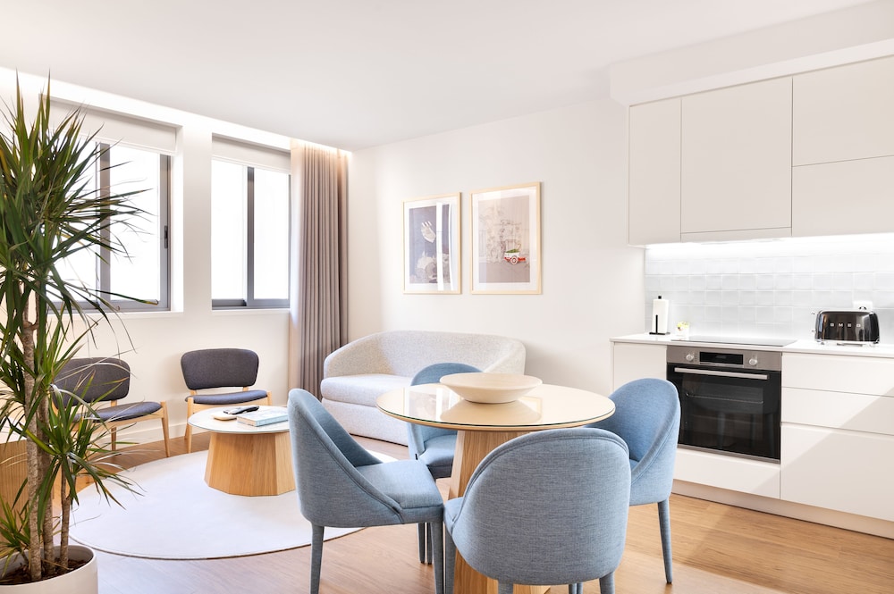 Deluxe Apartment, 2 Bedrooms, Courtyard View