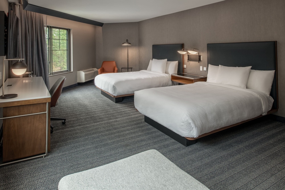 Suite, Multiple Beds - Photo 6