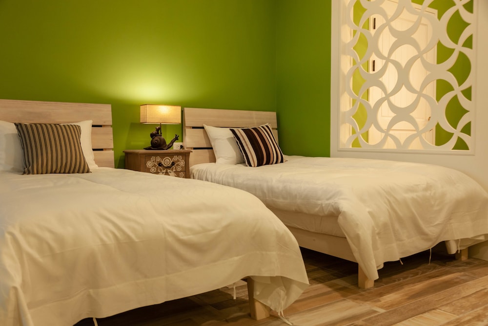 Quadruple Room A - Photo 3